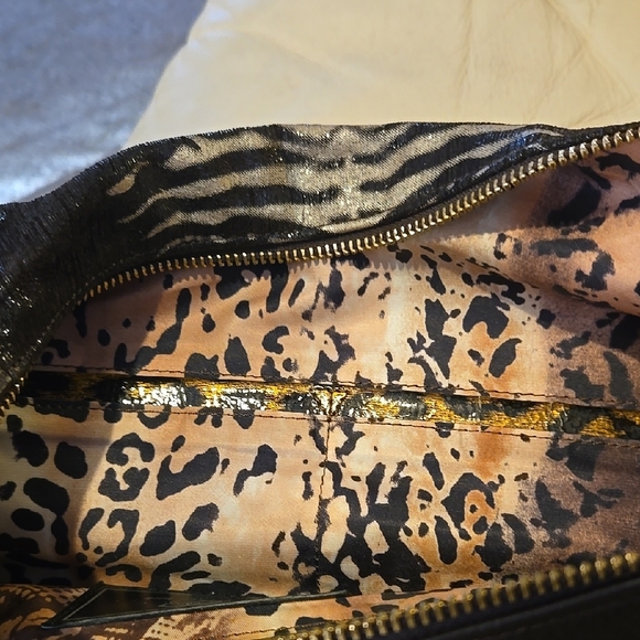 Sharif Black Bag & Gold Hardware  ✨️⭐️ PRE OWNED  ⭐️ ✨️ - Picture 6 of 11